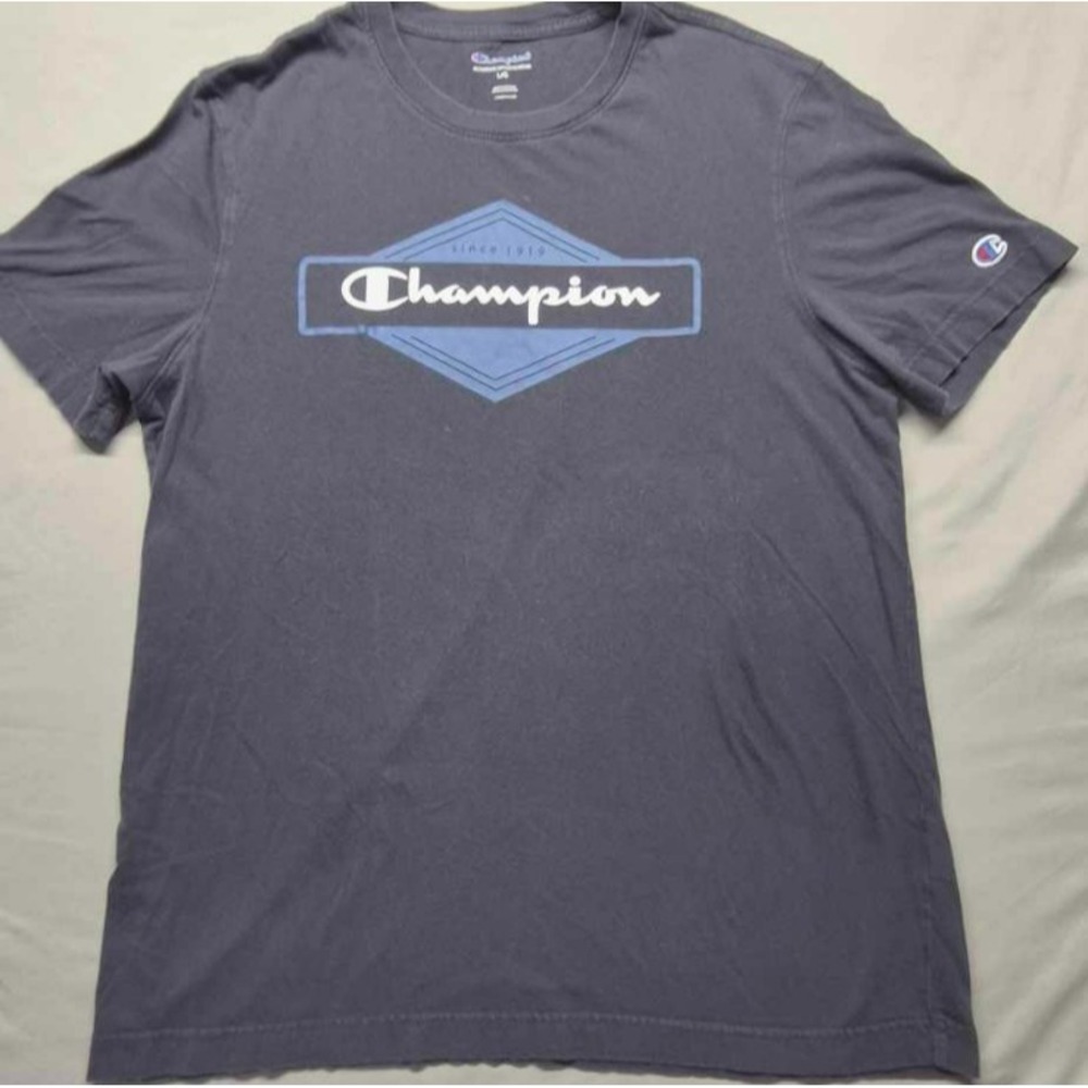 Champion men's navy blue logo graphic t-shirt sz. L 100%‎ Cotton